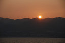 淡路島に陽が沈む