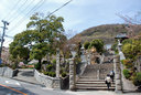 甲山の麓に建つ神呪寺