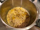 圧力鍋で炊き上がった玄米の栗ごはん