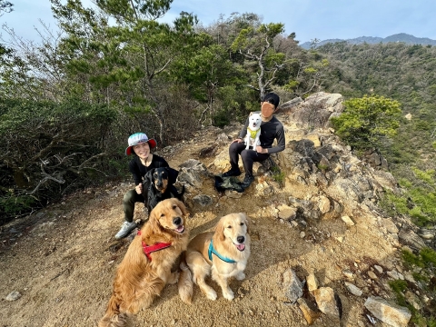 お友達と春の山へ お友達と春の山へ