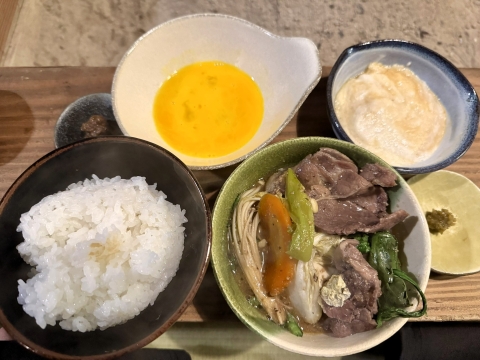 すき焼きのように卵を付けたりあるいは山の芋と一緒に すき焼きのように卵を付けたりあるいは山の芋と一緒に