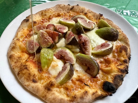 3���ڂɐH�ׂ��C�`�W�N�̃s�U